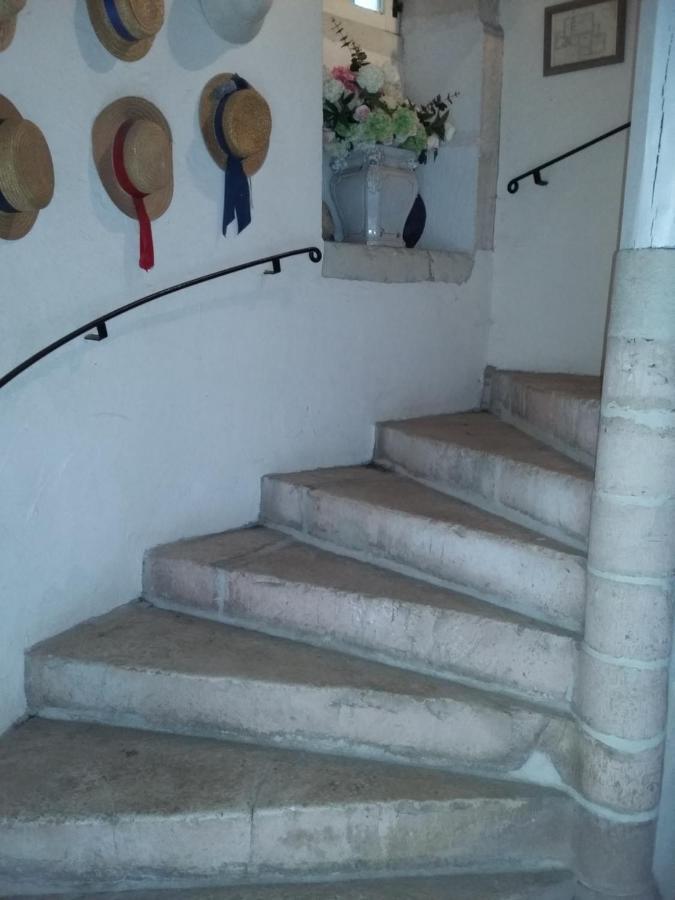 Bed and Breakfast Chez Zaza Stigny Esterno foto