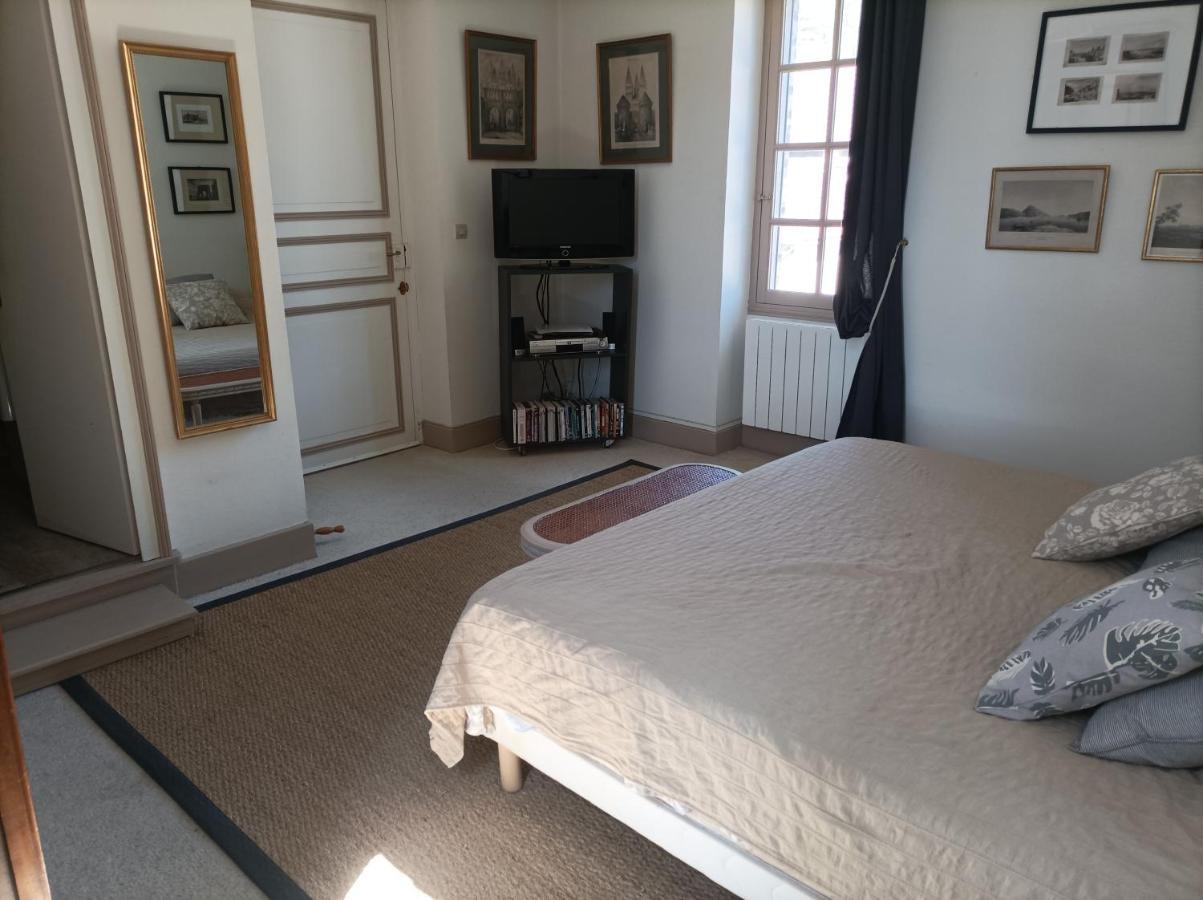 Bed and Breakfast Chez Zaza Stigny Esterno foto
