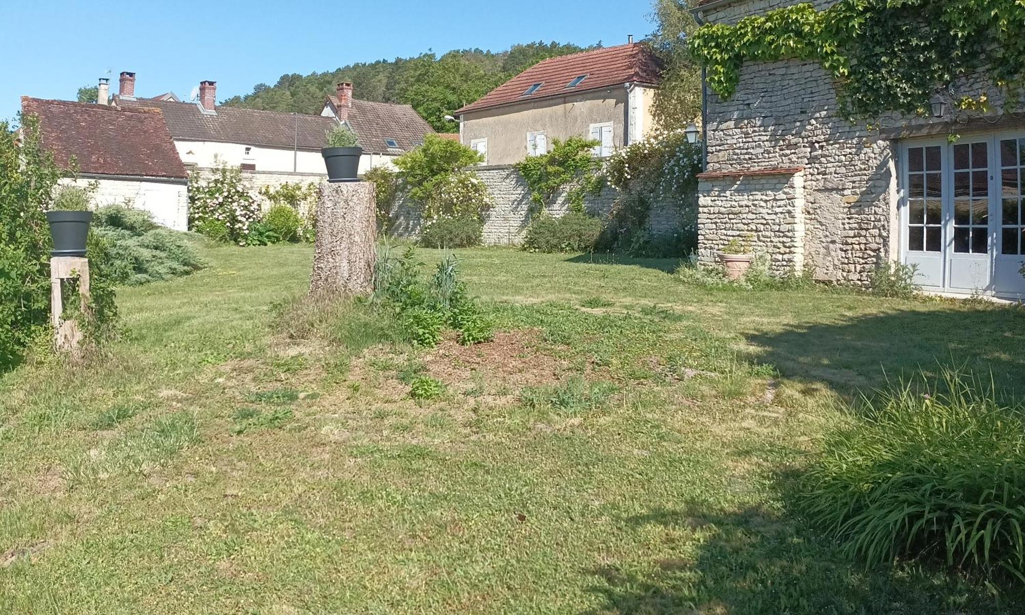 Bed and Breakfast Chez Zaza Stigny Esterno foto